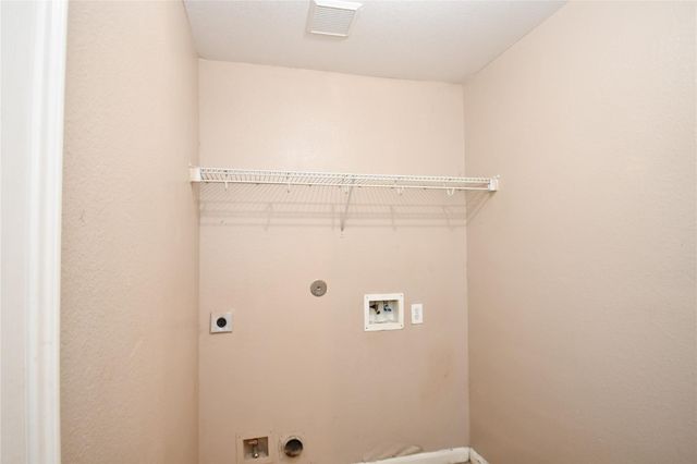 6618 Hawthorne Falls Lane, Houston, TX 77049