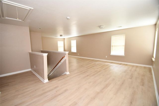 6618 Hawthorne Falls Lane, Houston, TX 77049