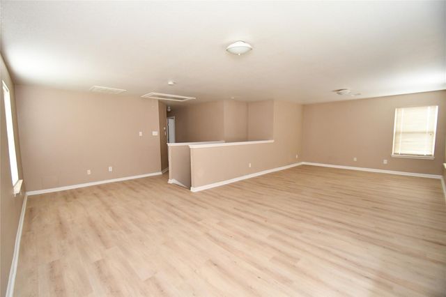 6618 Hawthorne Falls Lane, Houston, TX 77049