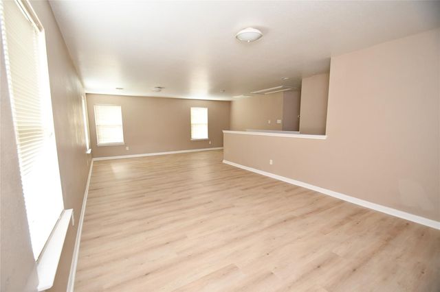 6618 Hawthorne Falls Lane, Houston, TX 77049