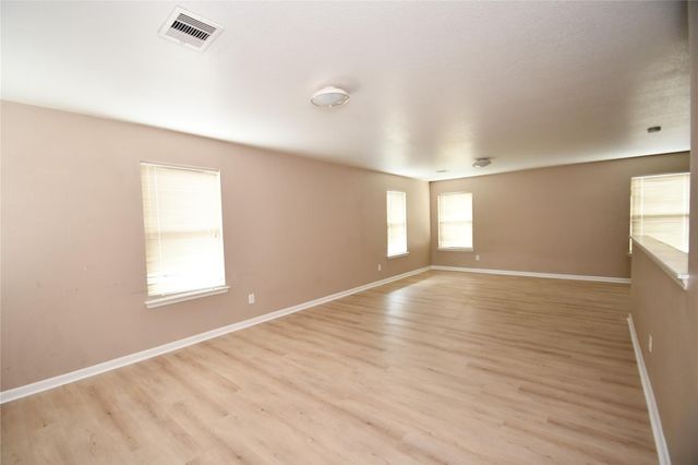 6618 Hawthorne Falls Lane, Houston, TX 77049
