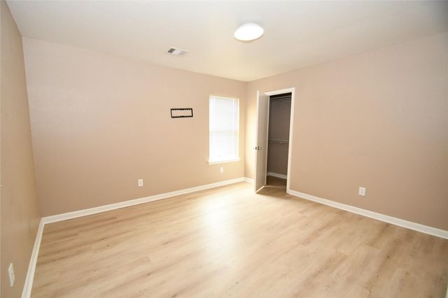 6618 Hawthorne Falls Lane, Houston, TX 77049