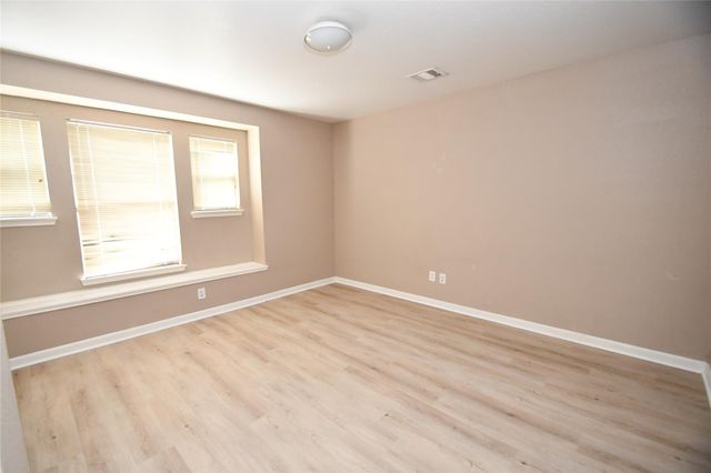6618 Hawthorne Falls Lane, Houston, TX 77049