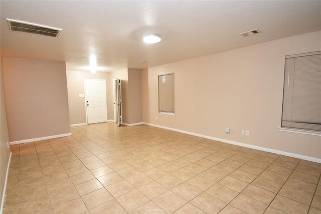 6618 Hawthorne Falls Lane, Houston, TX 77049