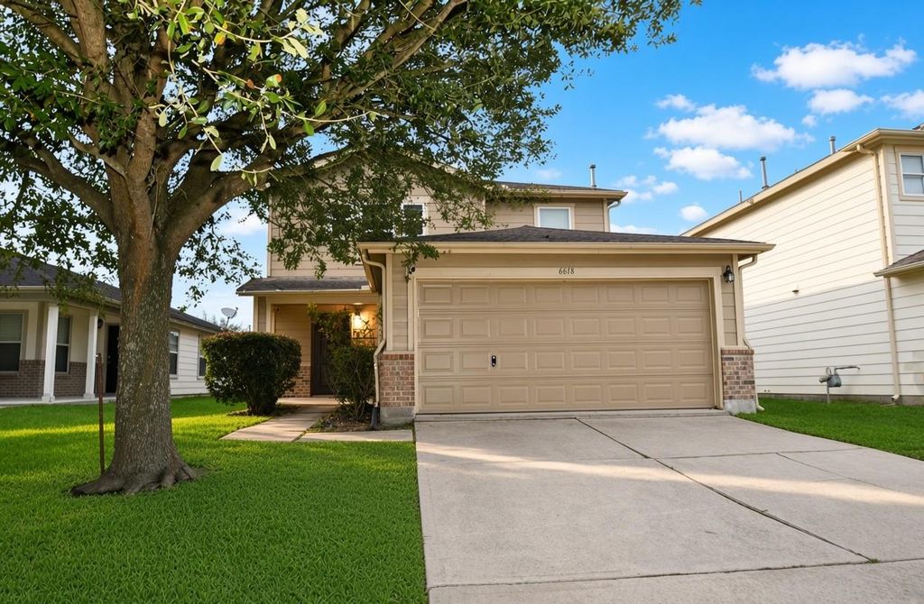6618 Hawthorne Falls Lane, Houston, TX 77049