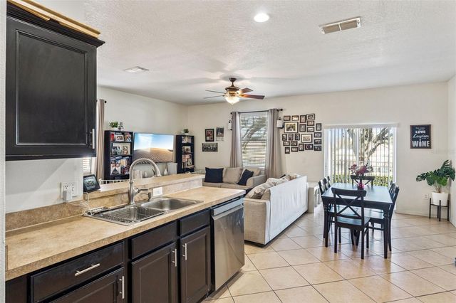 3933 PEMBERLY PINES CIRCLE, St Cloud, FL 34769