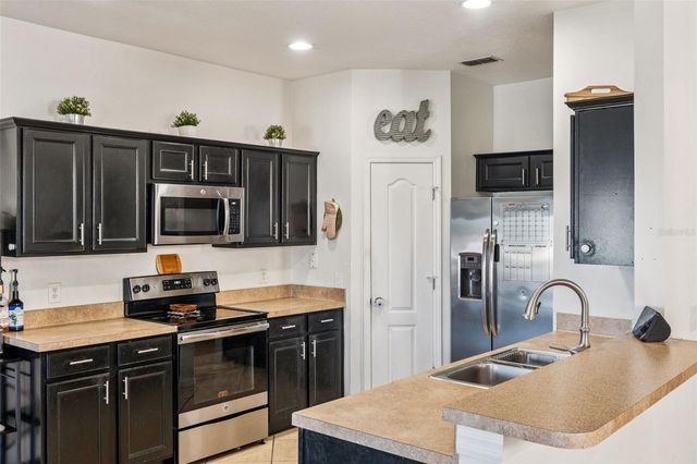 3933 PEMBERLY PINES CIRCLE, St Cloud, FL 34769