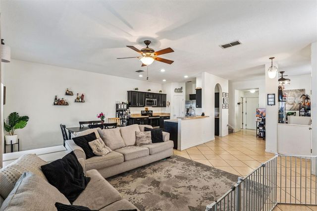 3933 PEMBERLY PINES CIRCLE, St Cloud, FL 34769