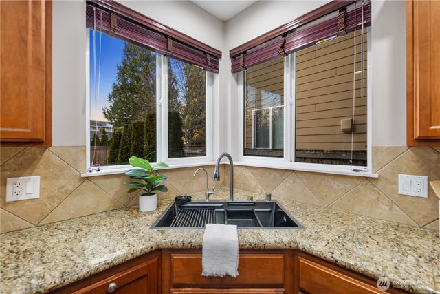 5111 NE 7th Place, Renton, WA 98059