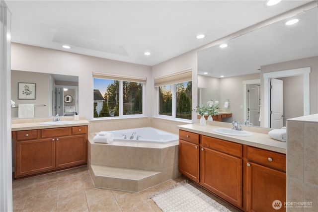 5111 NE 7th Place, Renton, WA 98059