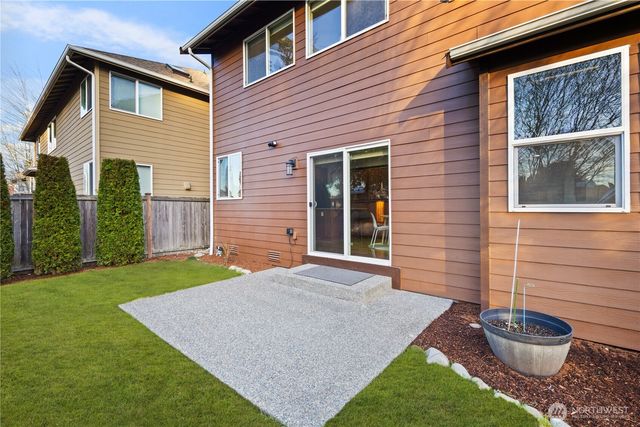 5111 NE 7th Place, Renton, WA 98059