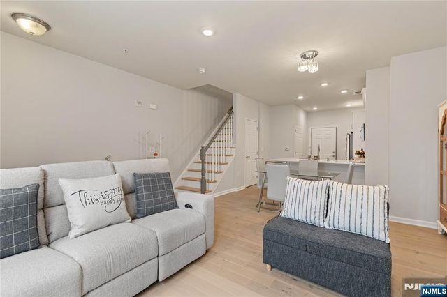 73 Wesmont Drive 1811, Wood Ridge, NJ 07075