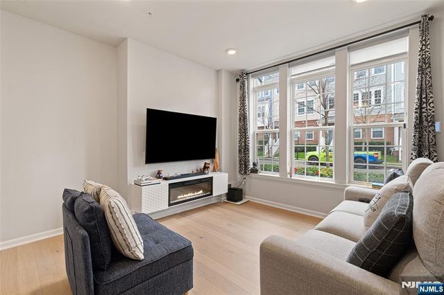 73 Wesmont Drive 1811, Wood Ridge, NJ 07075