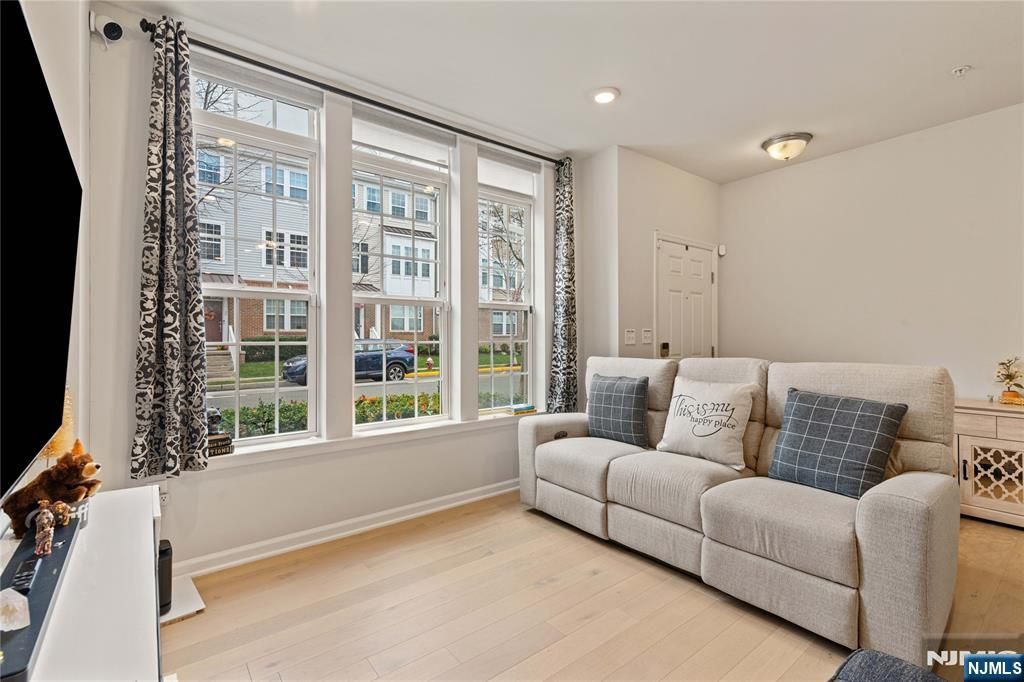 73 Wesmont Drive 1811, Wood Ridge, NJ 07075