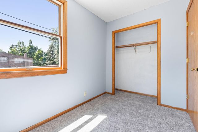 979 Victoria Street N, Saint Paul, MN 55103