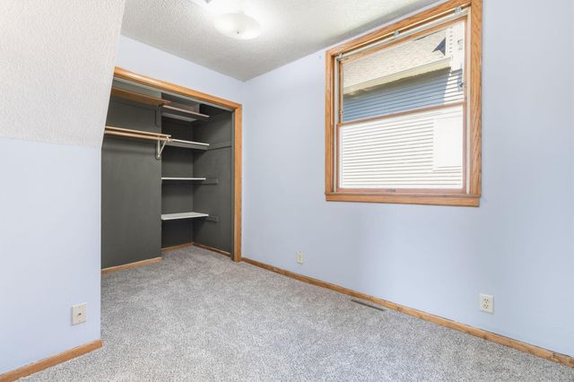 979 Victoria Street N, Saint Paul, MN 55103
