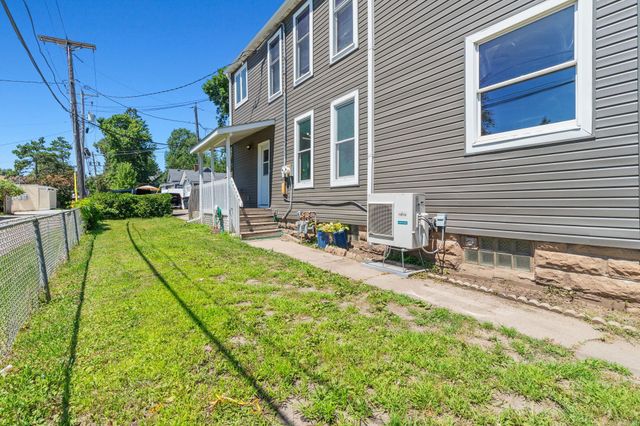 979 Victoria Street N, Saint Paul, MN 55103