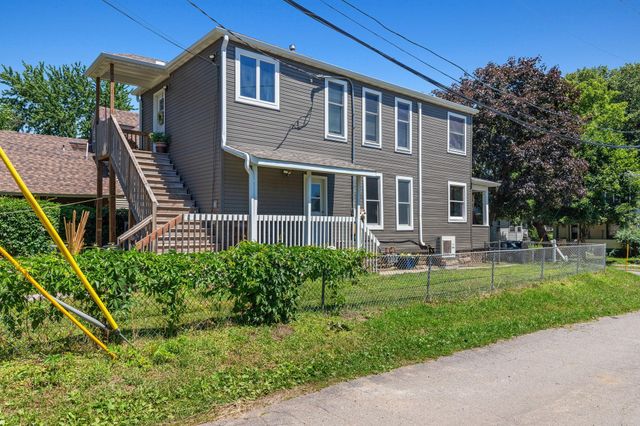 979 Victoria Street N, Saint Paul, MN 55103