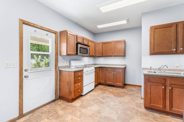 979 Victoria Street N, Saint Paul, MN 55103