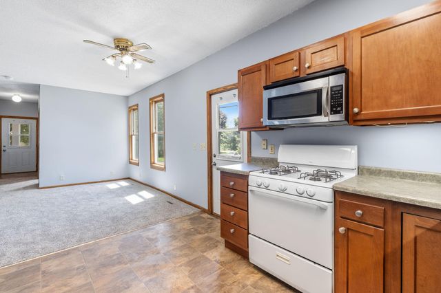 979 Victoria Street N, Saint Paul, MN 55103