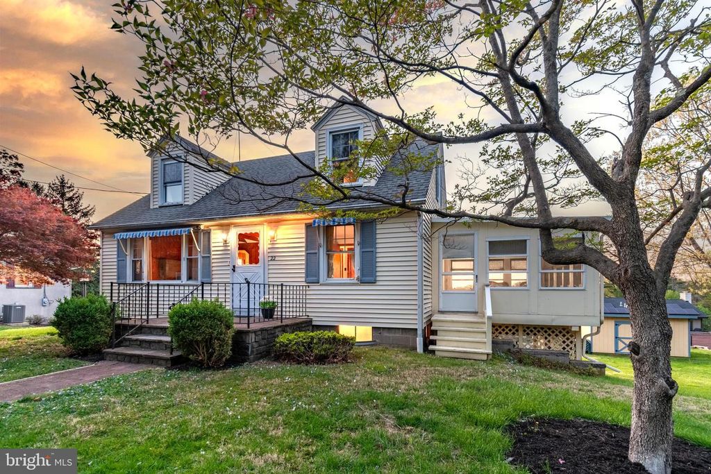 22 HIGHLAND AVE, Lambertville, NJ 08530