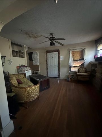 1419 E 40th Street, Kansas City, MO 64110