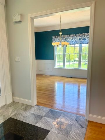 176 Mary Catherine Dr, Lancaster, MA 01523