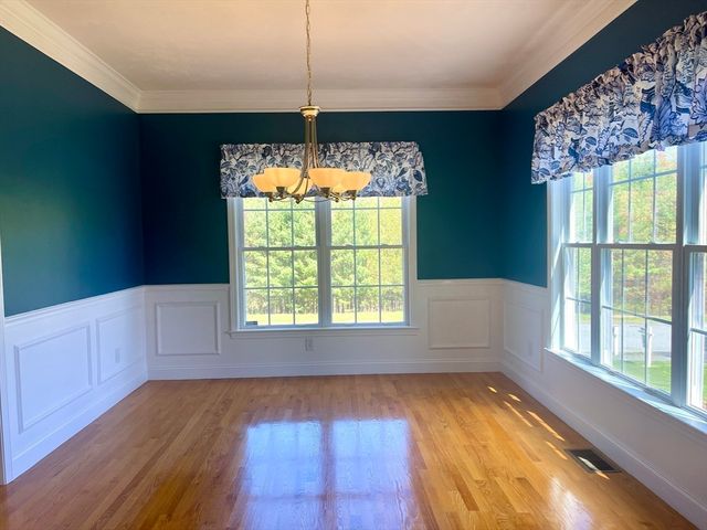 176 Mary Catherine Dr, Lancaster, MA 01523