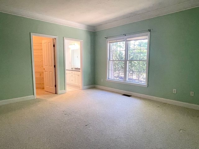 176 Mary Catherine Dr, Lancaster, MA 01523