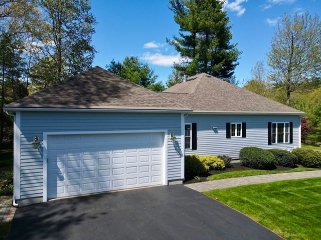 176 Mary Catherine Dr, Lancaster, MA 01523