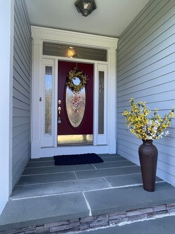 176 Mary Catherine Dr, Lancaster, MA 01523