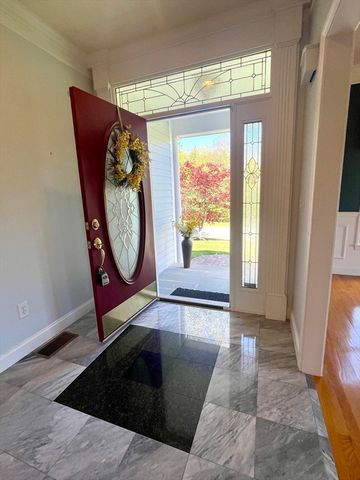 176 Mary Catherine Dr, Lancaster, MA 01523