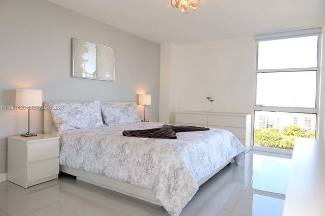 20301 W Country Club Dr 1422, Aventura, FL 33180