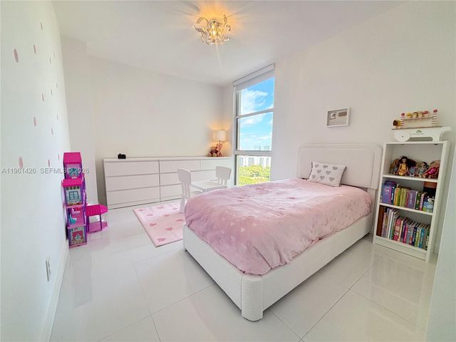 20301 W Country Club Dr 1422, Aventura, FL 33180