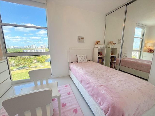 20301 W Country Club Dr 1422, Aventura, FL 33180