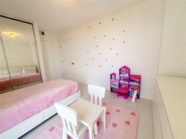 20301 W Country Club Dr 1422, Aventura, FL 33180