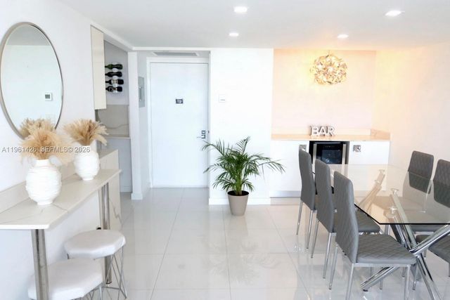 20301 W Country Club Dr 1422, Aventura, FL 33180