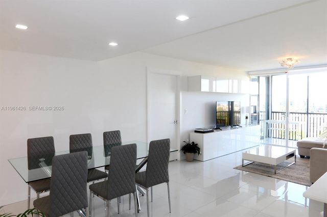 20301 W Country Club Dr 1422, Aventura, FL 33180