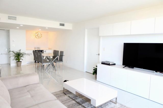 20301 W Country Club Dr 1422, Aventura, FL 33180