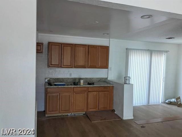 1932 Lawry Avenue, North Las Vegas, NV 89032