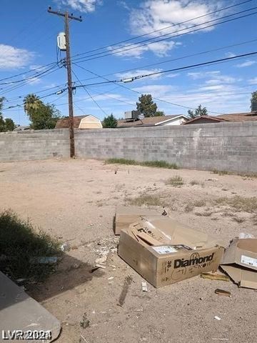 1932 Lawry Avenue, North Las Vegas, NV 89032
