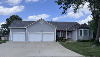 2105 SW Wall Street, Blue Springs, MO 64015