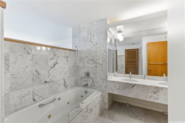 1330 Ala Moana Boulevard 3305, Honolulu, HI 96814