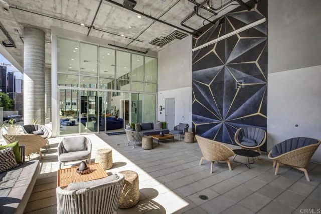 5750 Hollywood Boulevard 232, Los Angeles, CA 90028