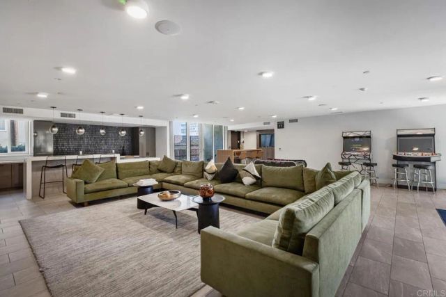 5750 Hollywood Boulevard 232, Los Angeles, CA 90028