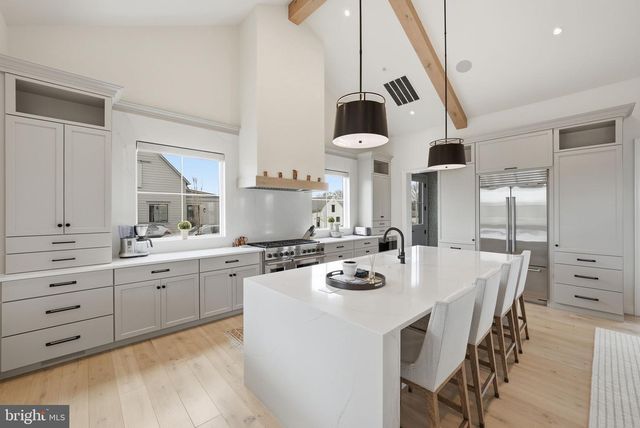 604 MARTINGALE RIDGE DR, Middleburg, VA 20117