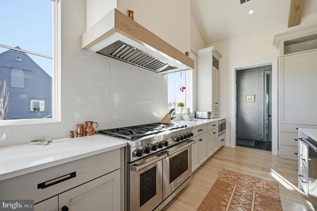 604 MARTINGALE RIDGE DR, Middleburg, VA 20117