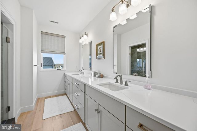 604 MARTINGALE RIDGE DR, Middleburg, VA 20117