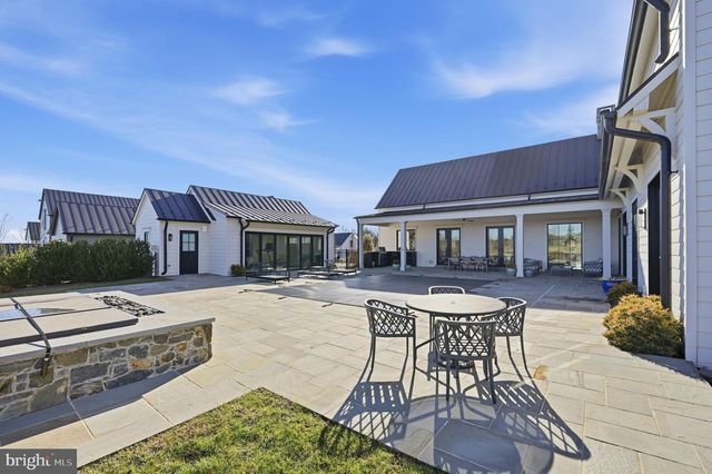 604 MARTINGALE RIDGE DR, Middleburg, VA 20117