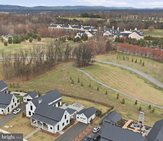 604 MARTINGALE RIDGE DR, Middleburg, VA 20117